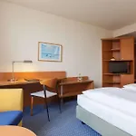 Vienna House By Wyndham Baltic מלון 4*
