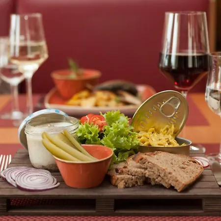 Hotel Vienna House By Wyndham Baltic 4*